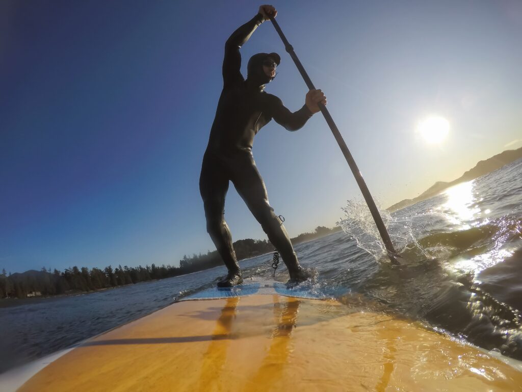 Consejos y trucos para mejorar la técnica en paddle surf